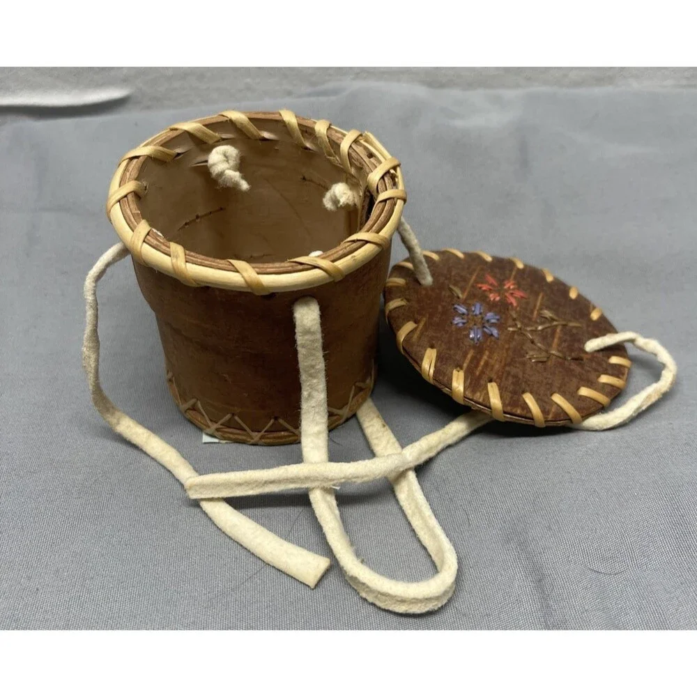 Vintage Birch Bark Basket with Decorated Lid Canadian Indian Berry Basket 3
